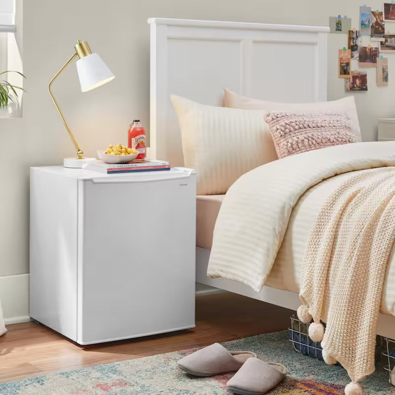 Mini Refrigerator in White W81756