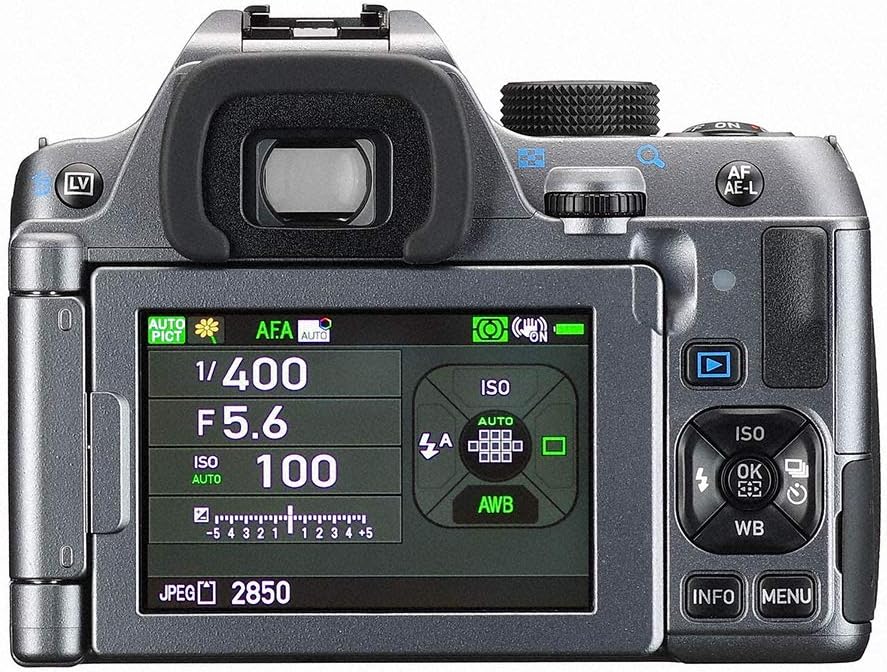 Weather-Sealed DSLR Camera with 18-135mm Lens N753