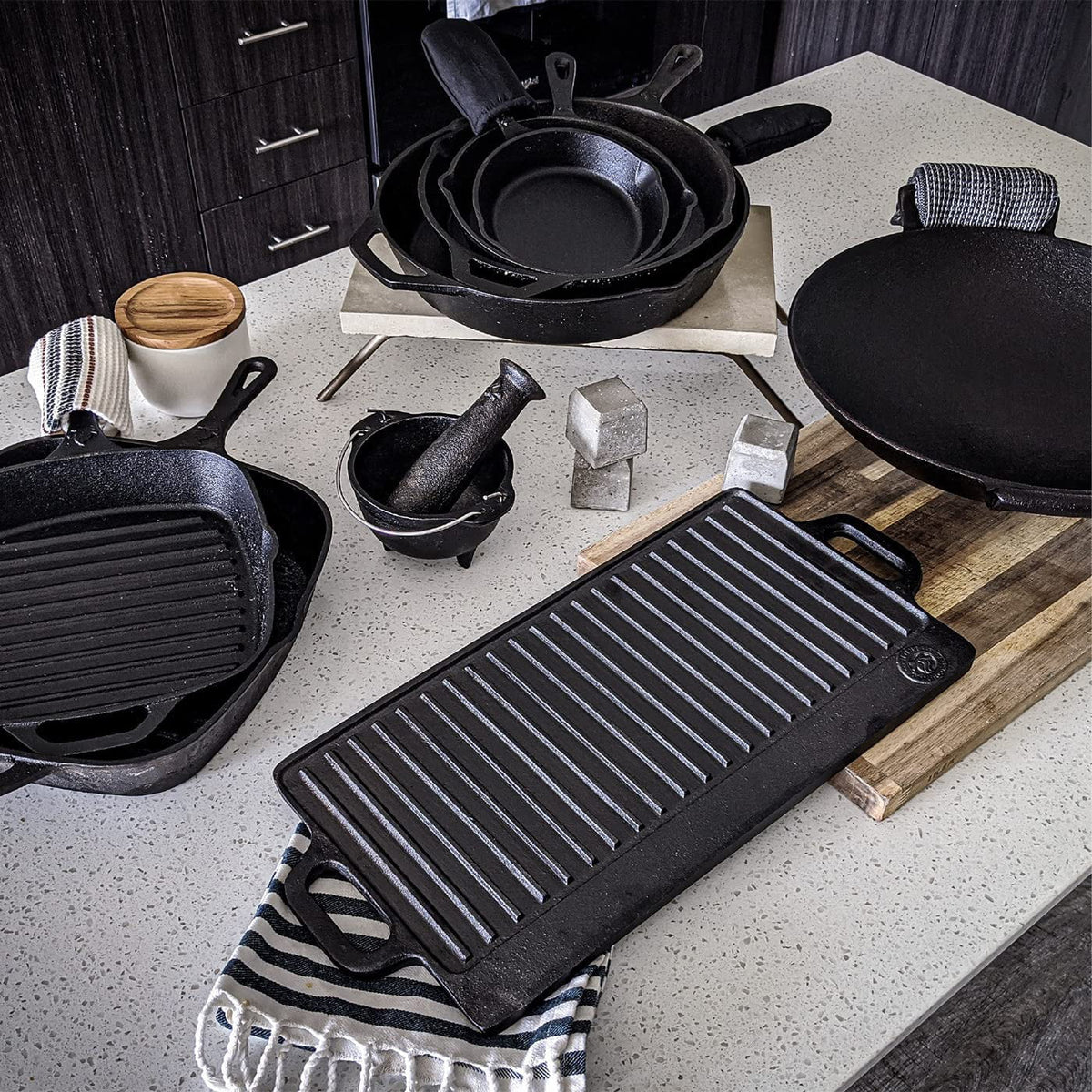 6-1/2 Inch Pre-Seasoned Cast Iron Skillet R954
