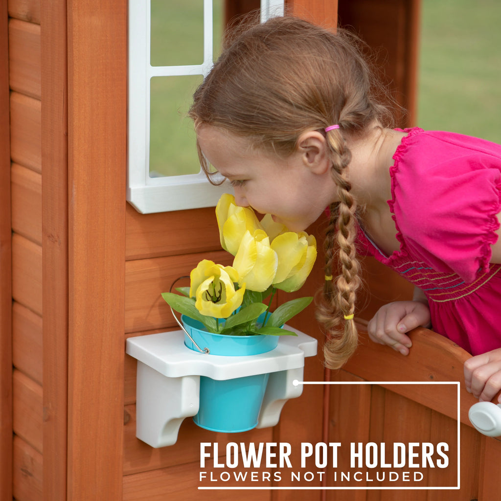 Cedar Wooden Playhouse T67590