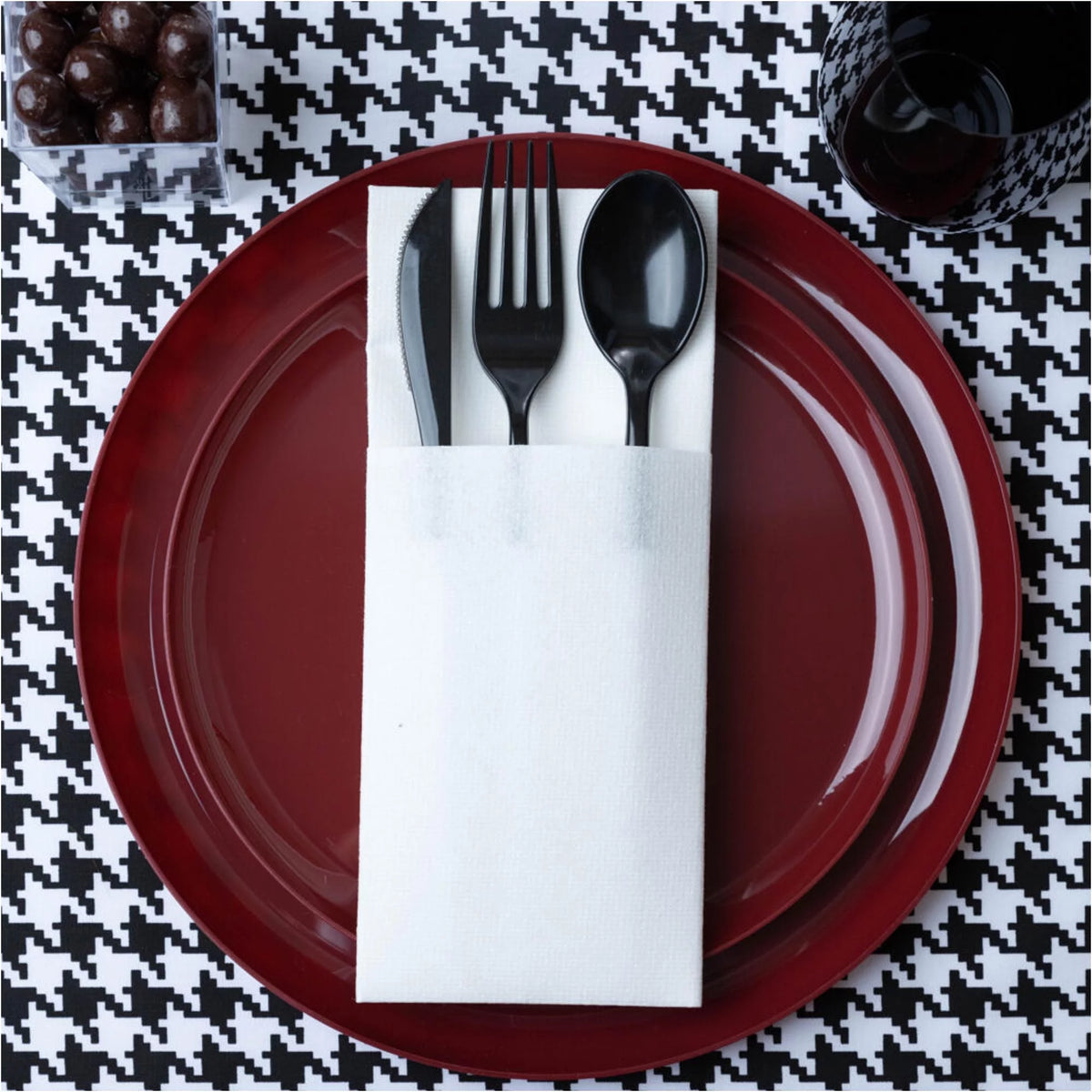 10.6" Round Red Disposable Plastic Plates 100 Pack V16942